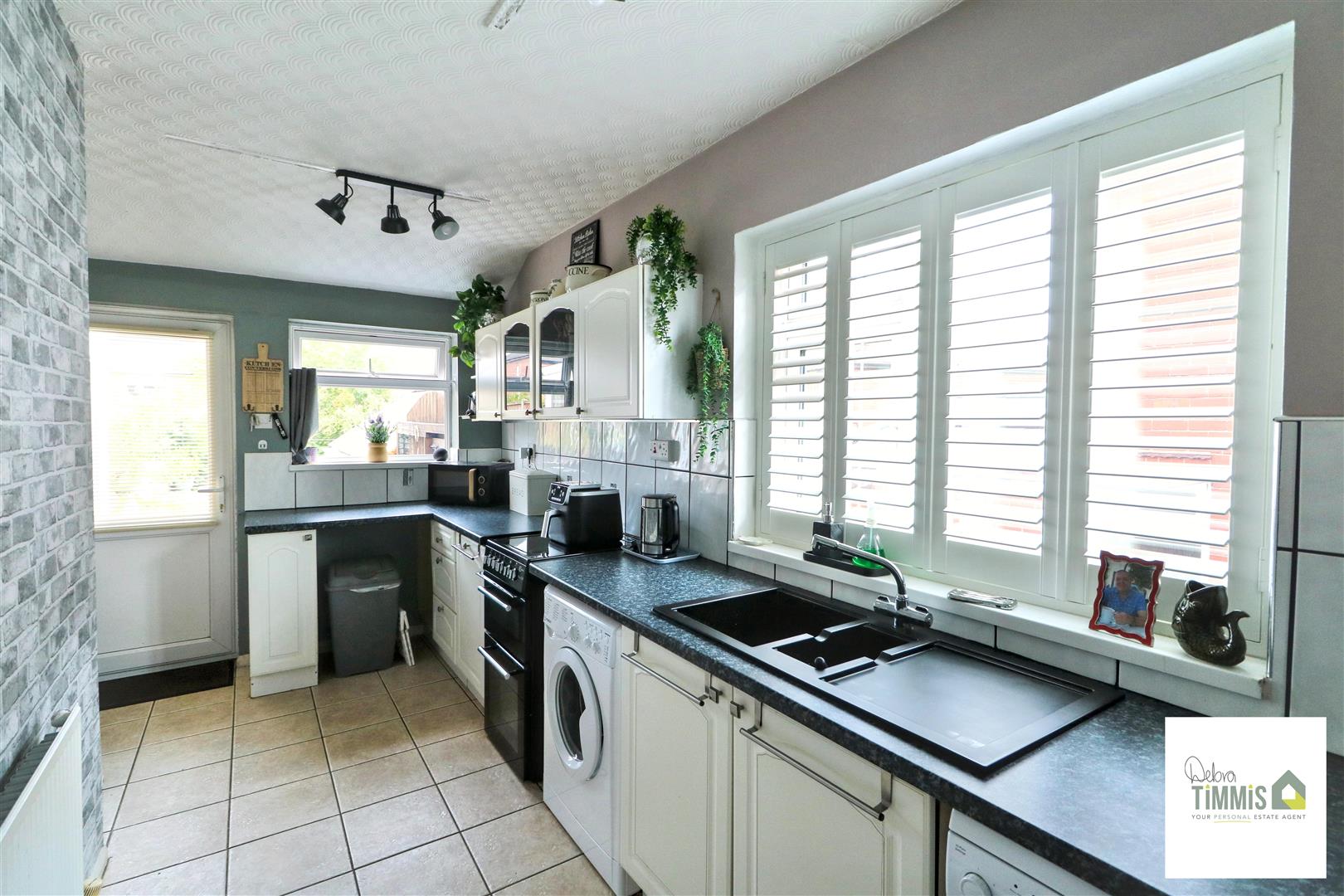 3 bed property in Courtway Drive, Stoke On Trent